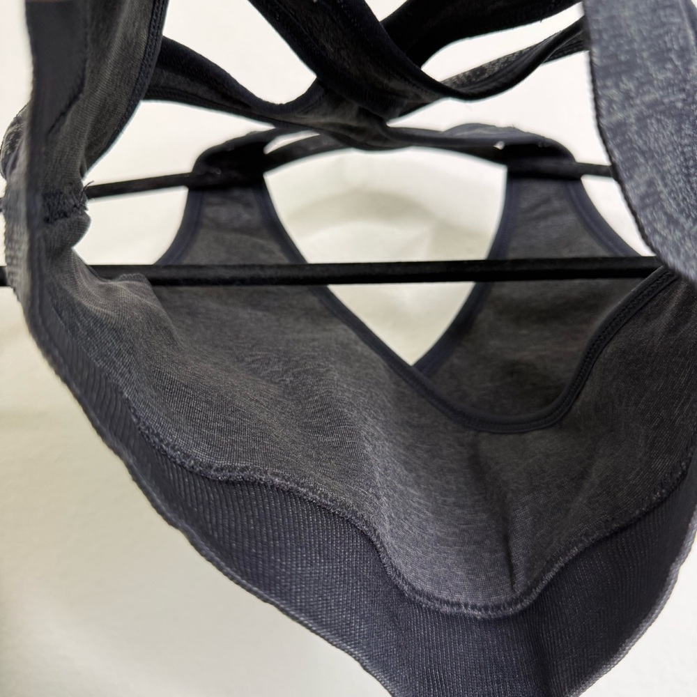 Gymshark Adapt Animal Seamless Sports Bra Medium Support Black Charcoal Size XS - Picture 5 of 9